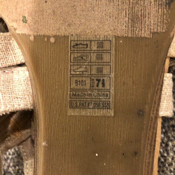 Blowfish Natural Canvas Flat Sandals, Size 7.5 - Picture 2 of 4